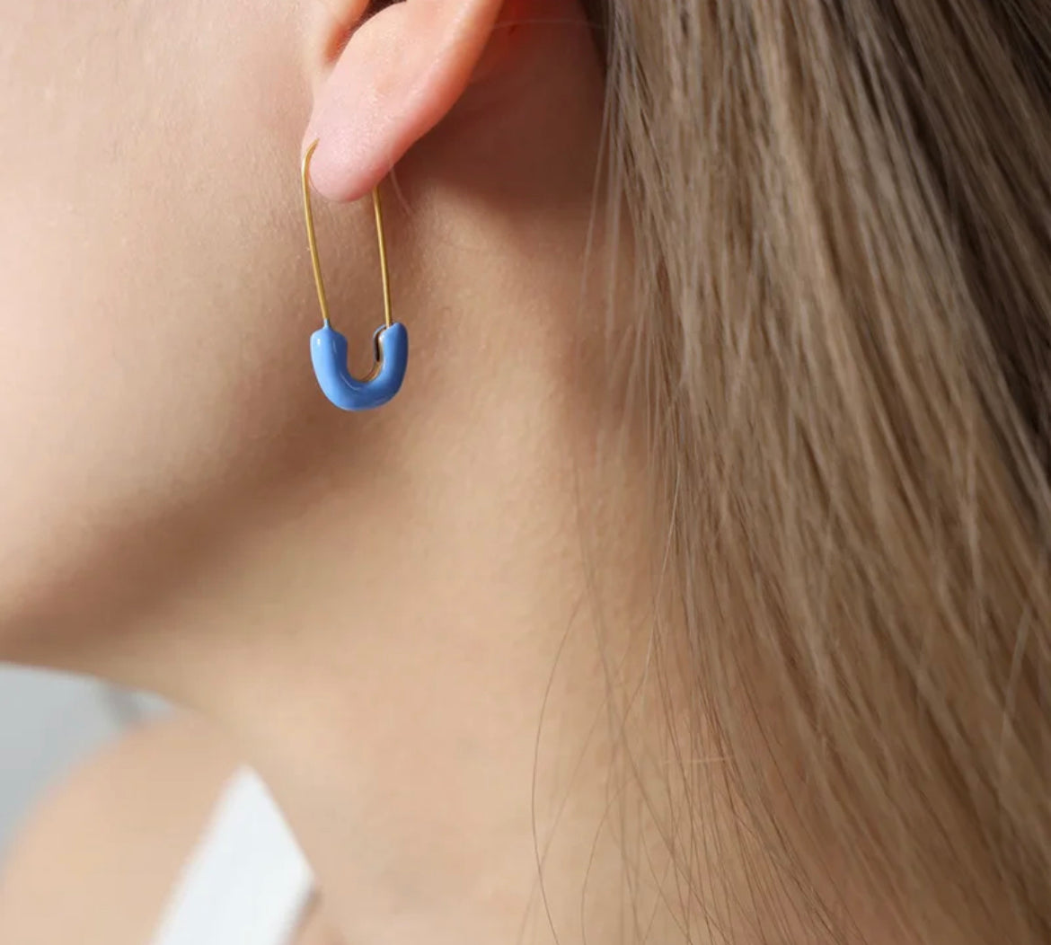 Enamel Safety Pin earring (Blue)