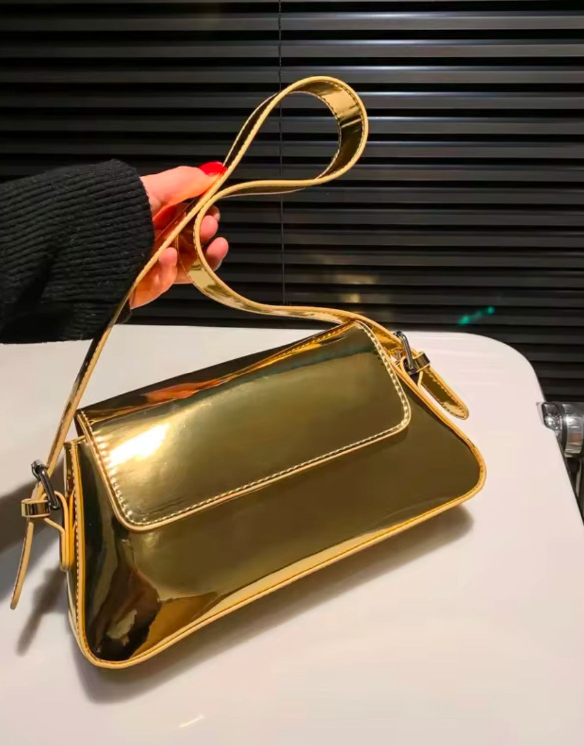 The Diva (Gold)