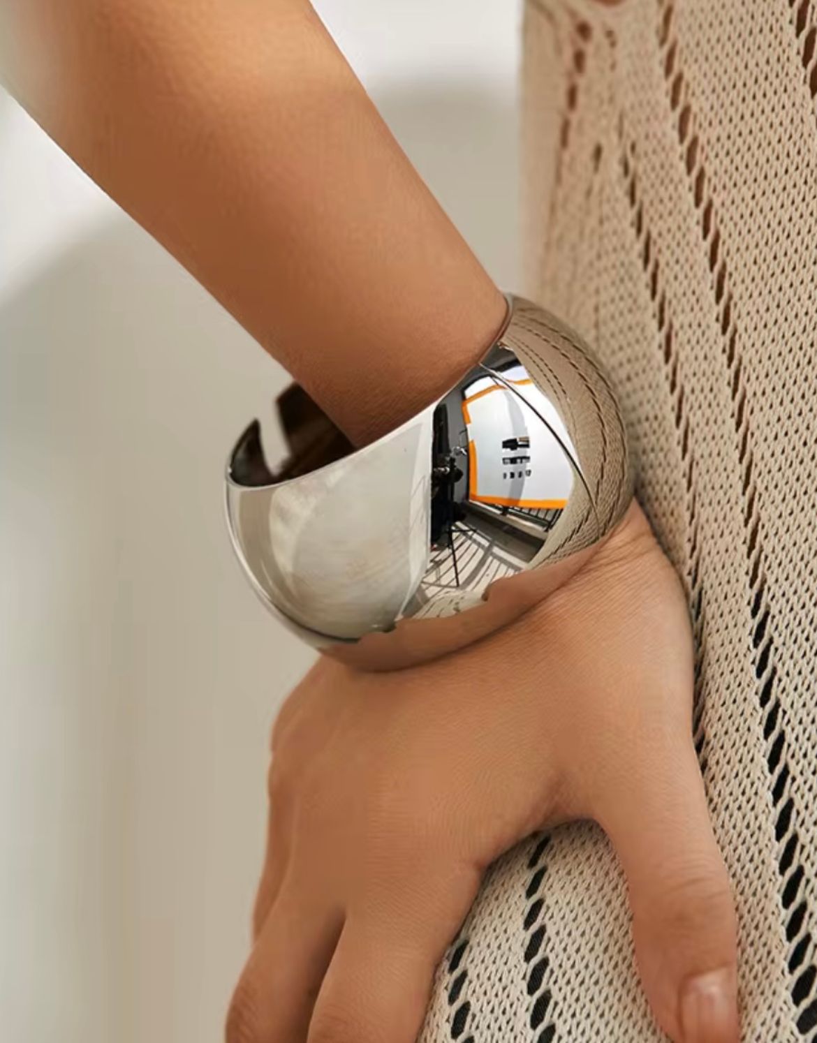 Chunky Bangle (Golden)