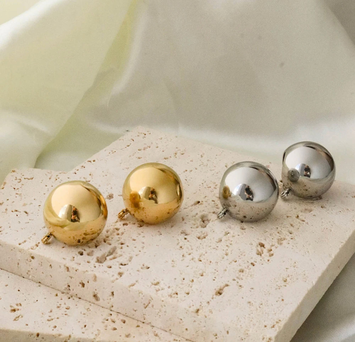 Ball Hoop Earrings (Golden)