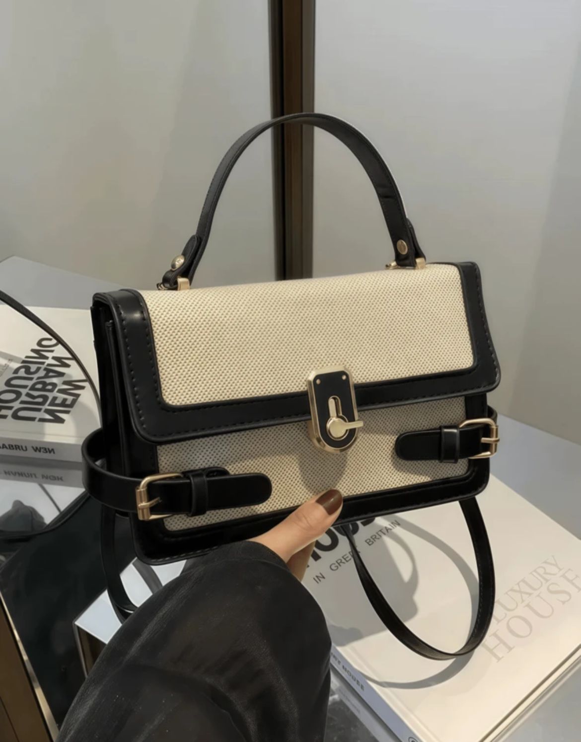 The Charmer (Midnight)