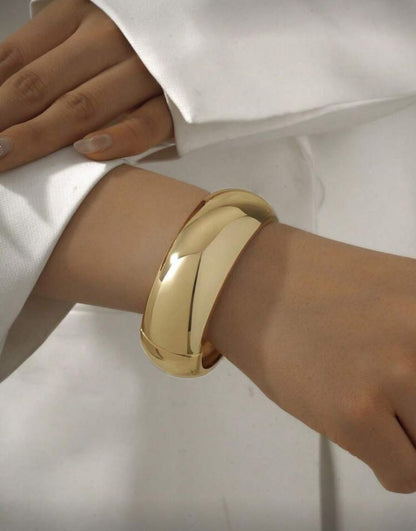 Halo Bangle (Gold)