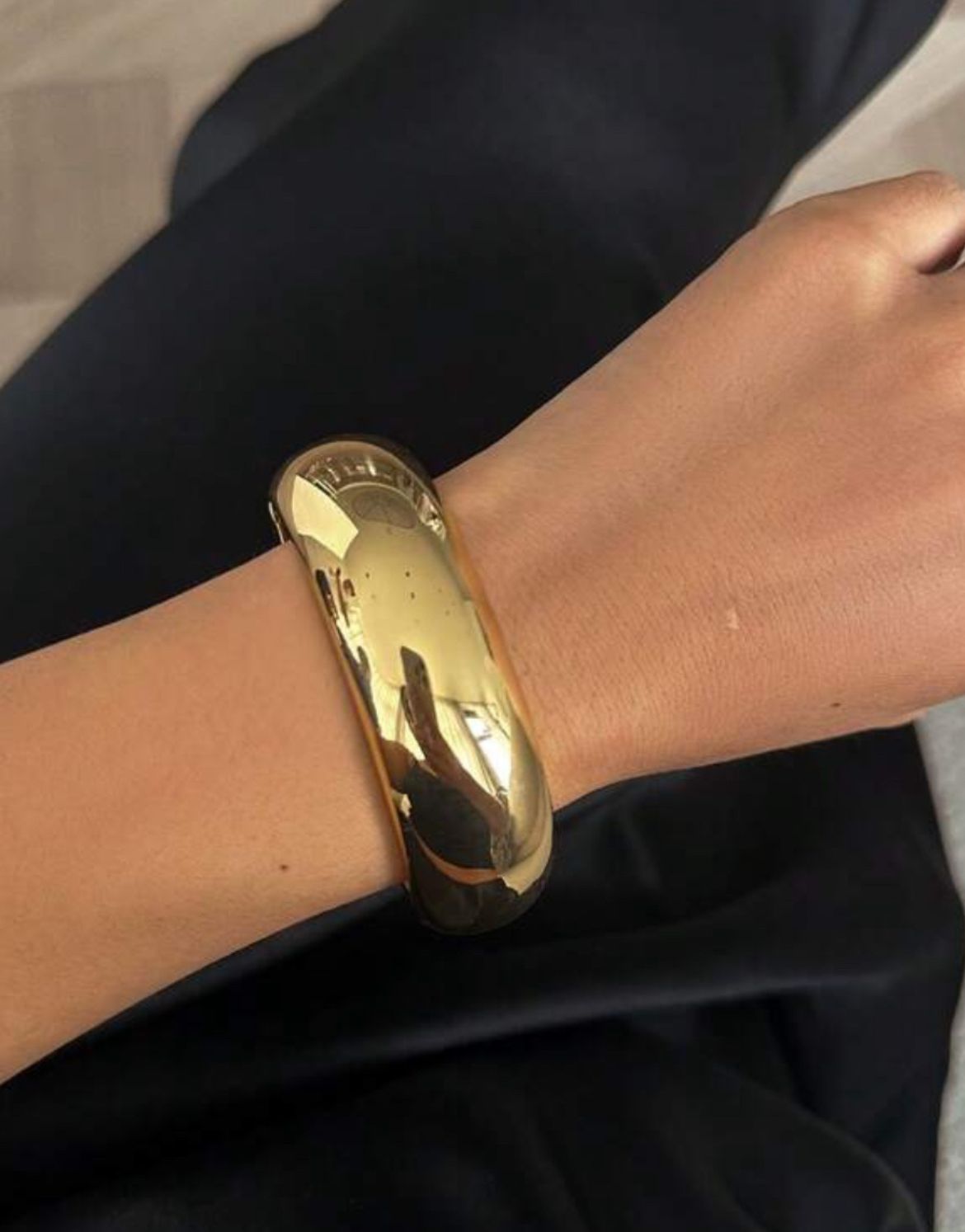 Halo Bangle (Gold)