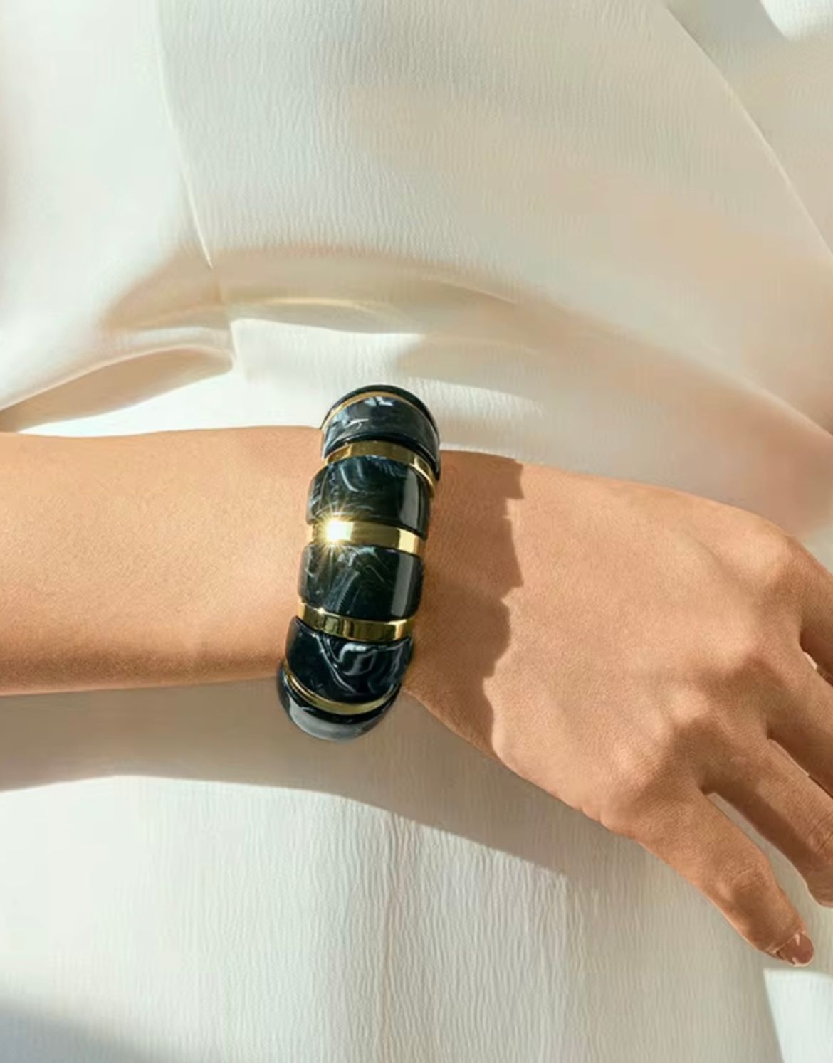 Bubble Resin Bangle (Black)