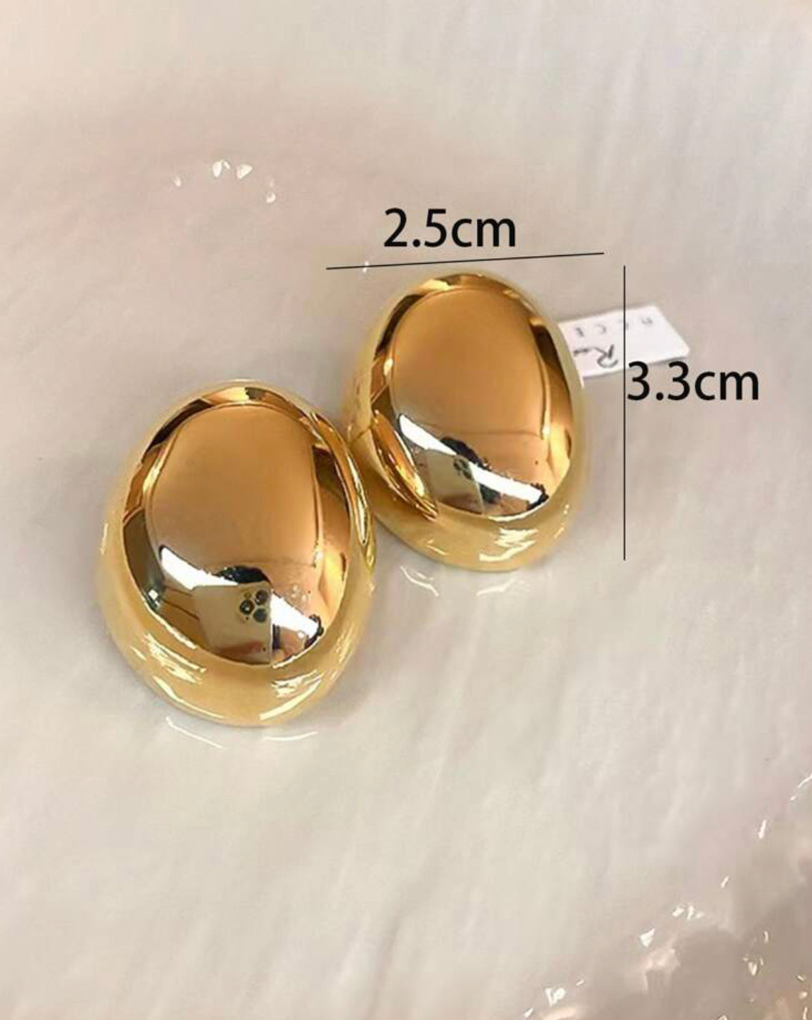 Egg Stud (Golden)