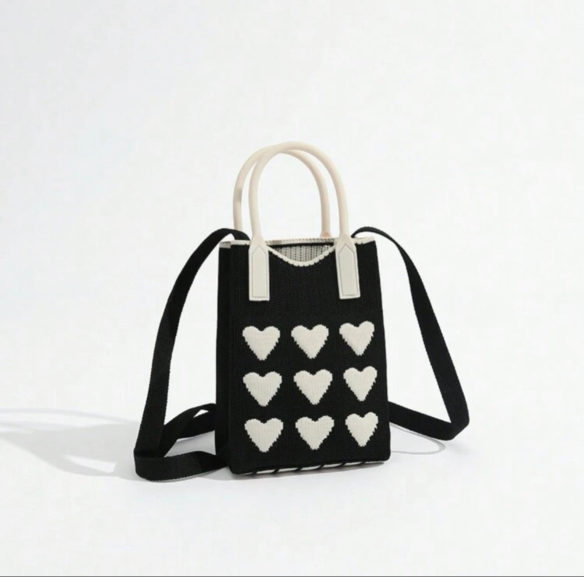 Queen of Hearts Sling Bag (Black)